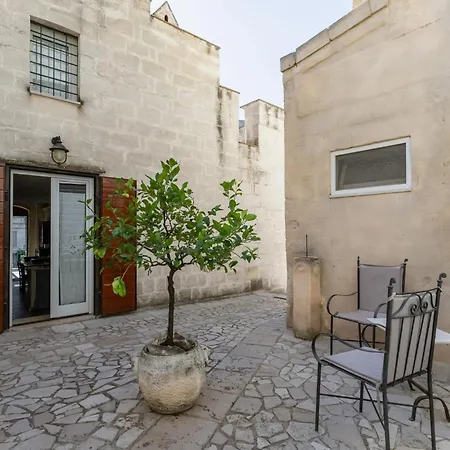 Guesthost - Domus Tua